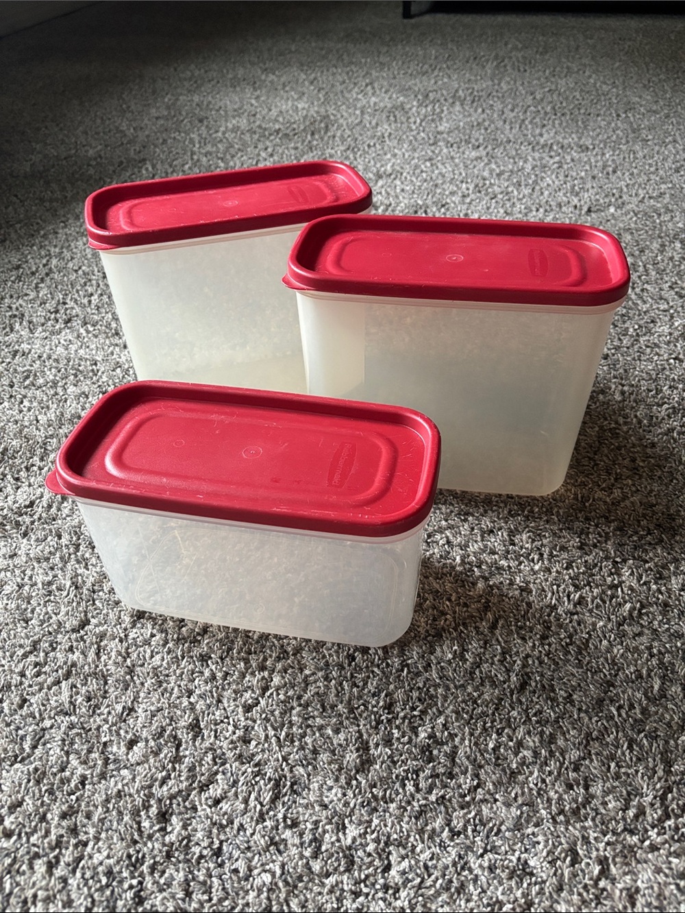 Set of 3 Rubbermaid Containers